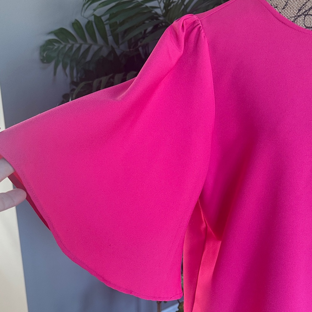 Sugarlips Hot Pink Blouse with Flared Sleeves size Large EUC🩷